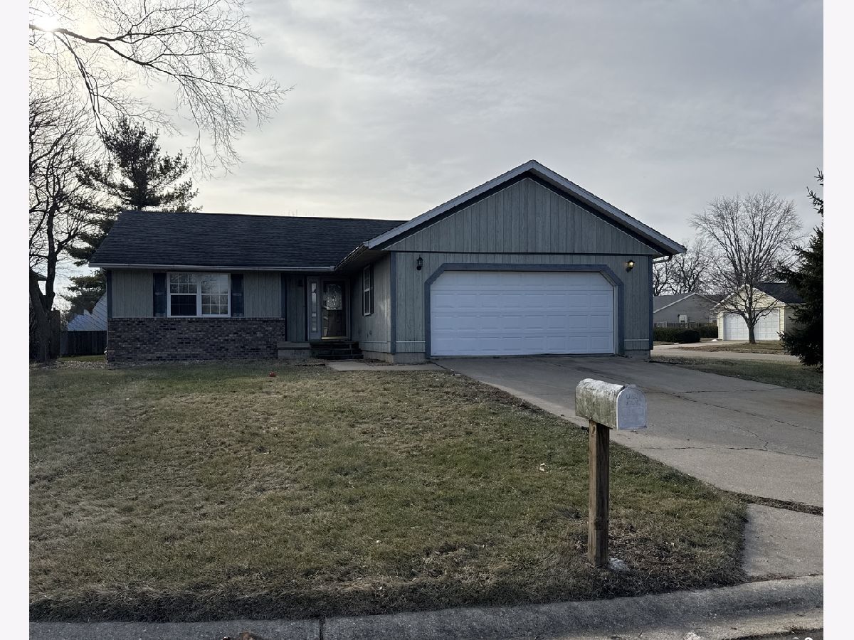  For Sale Ottawa Illinois, 1420 Sioux Drive