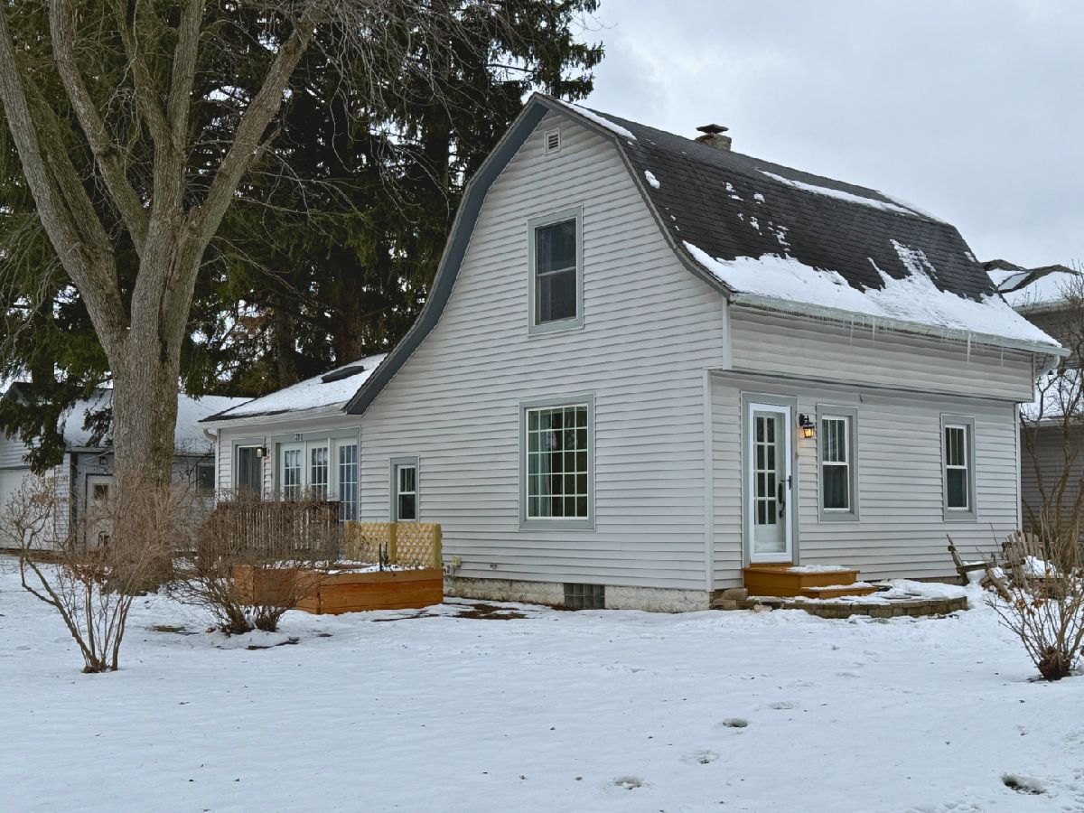  For Sale Grayslake Illinois, 390 Garfield Boulevard