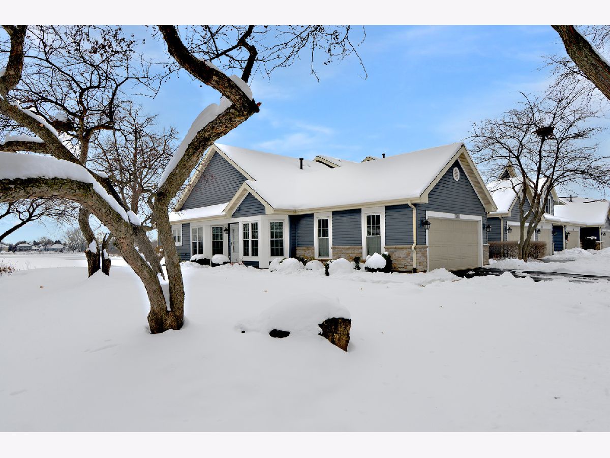  For Sale Carol Stream Illinois, 1080 Ridgefield Circle