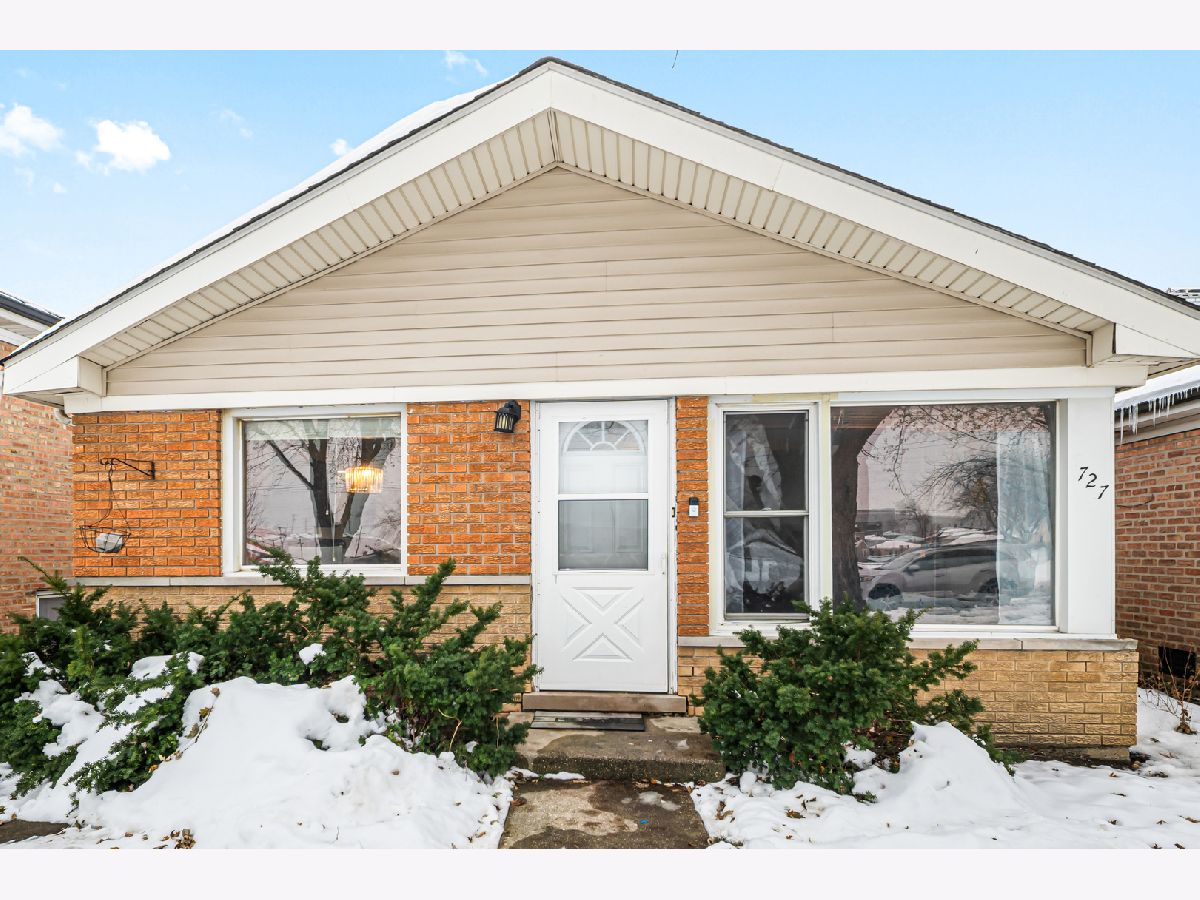 For Sale Burbank Illinois, 7727 New England Avenue