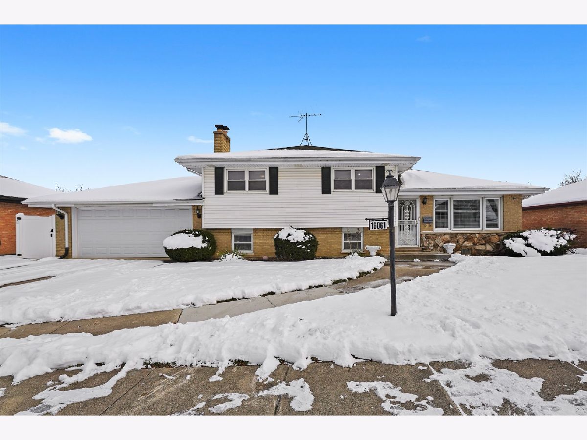  For Sale South Holland Illinois, 16061 Wabash Avenue