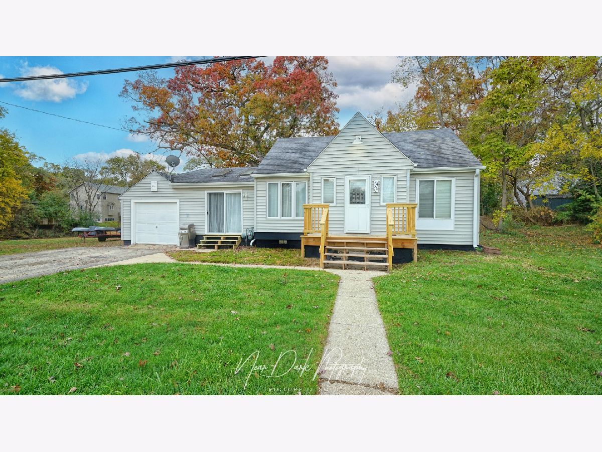 Homes For Sale Duck Lake Woods Ingleside Illinois, 34966 Forest Avenue