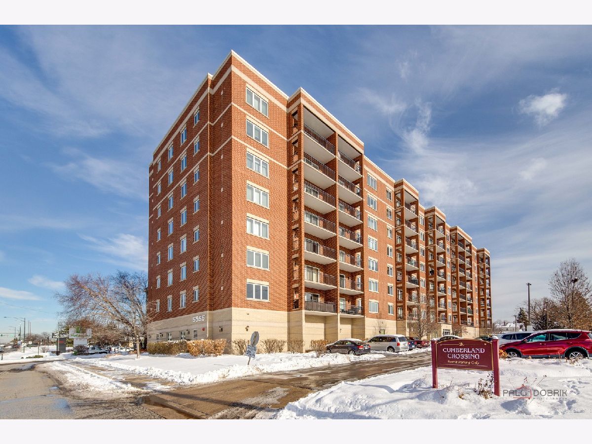  For Sale Chicago Illinois, 5555 Cumberland Avenue