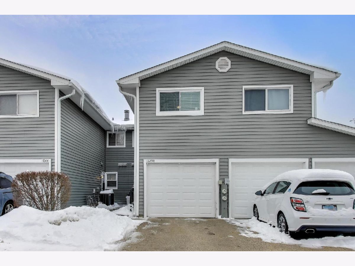  For Sale Gurnee Illinois, 17298 Maple Lane