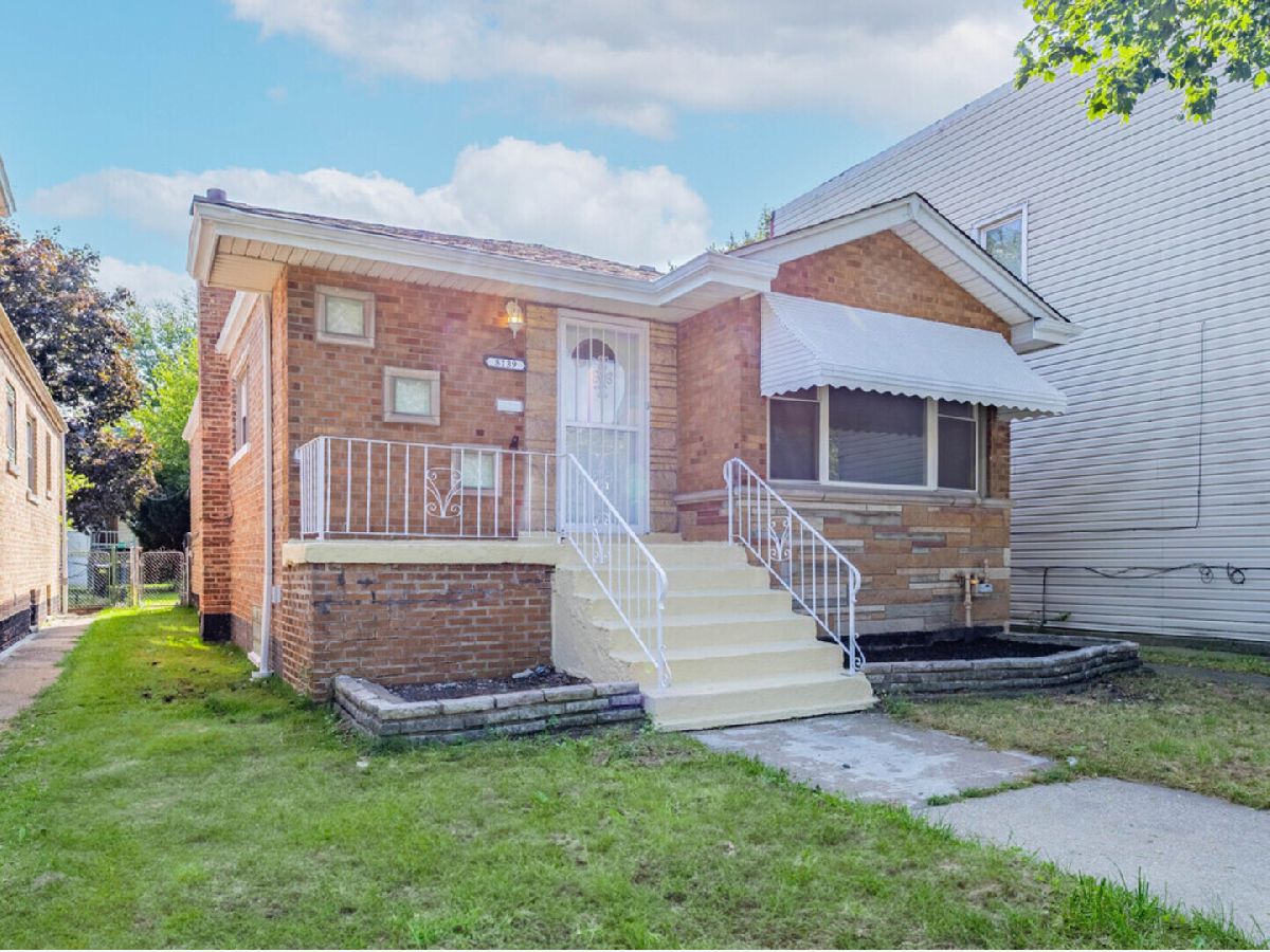 For Sale Chicago Illinois, 8139 Exchange Avenue