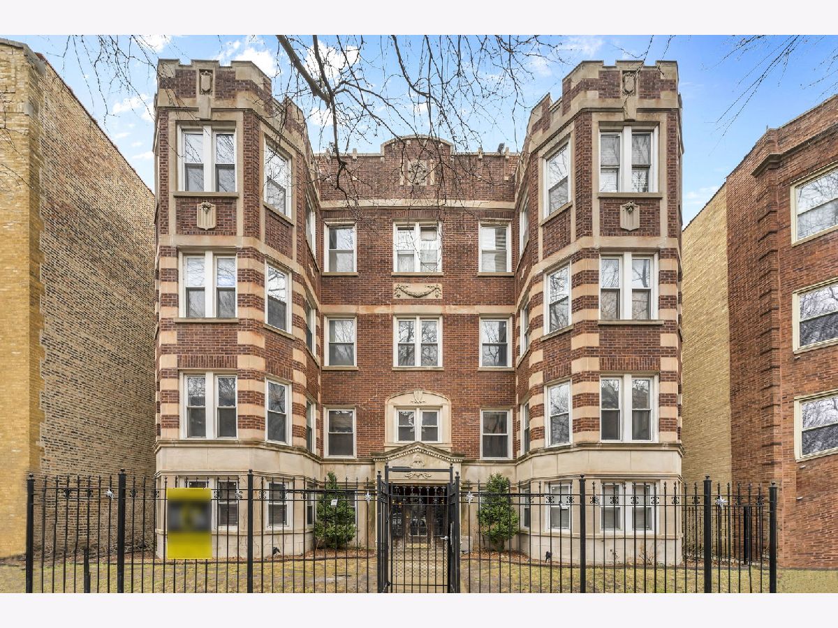 Condominiums For Rent Clarendon Park Condos Chicago Illinois, 842 Agatite