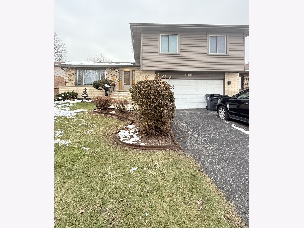  For Sale South Holland Illinois, 17125 Cregier Avenue
