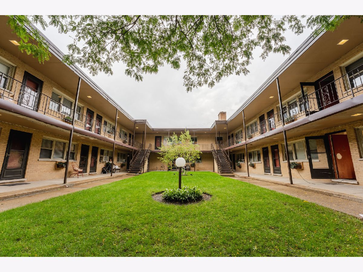  Rented Chicago Illinois, 1735 Bryn Mawr