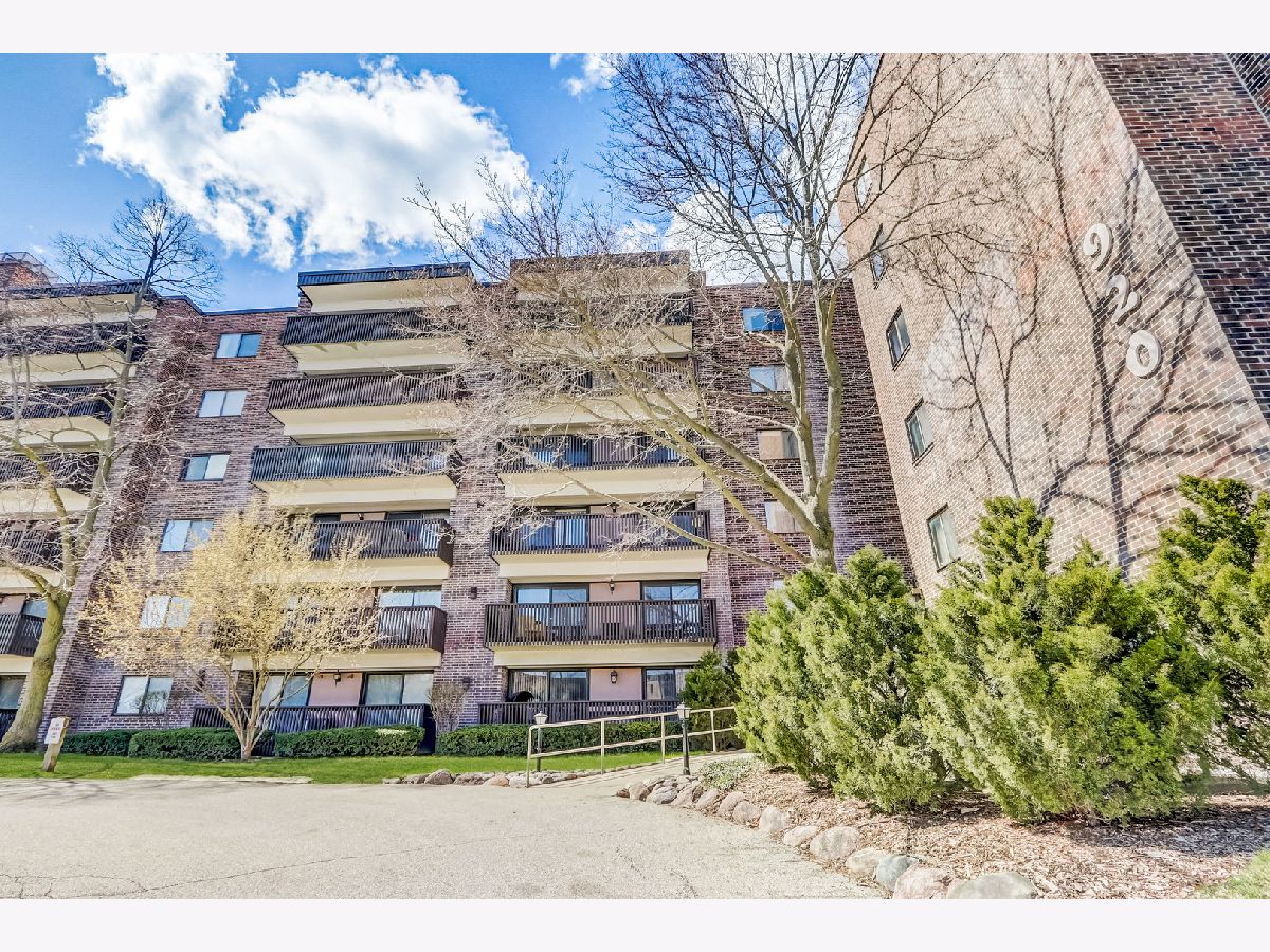  For Sale Gurnee Illinois, 920 Vose Drive