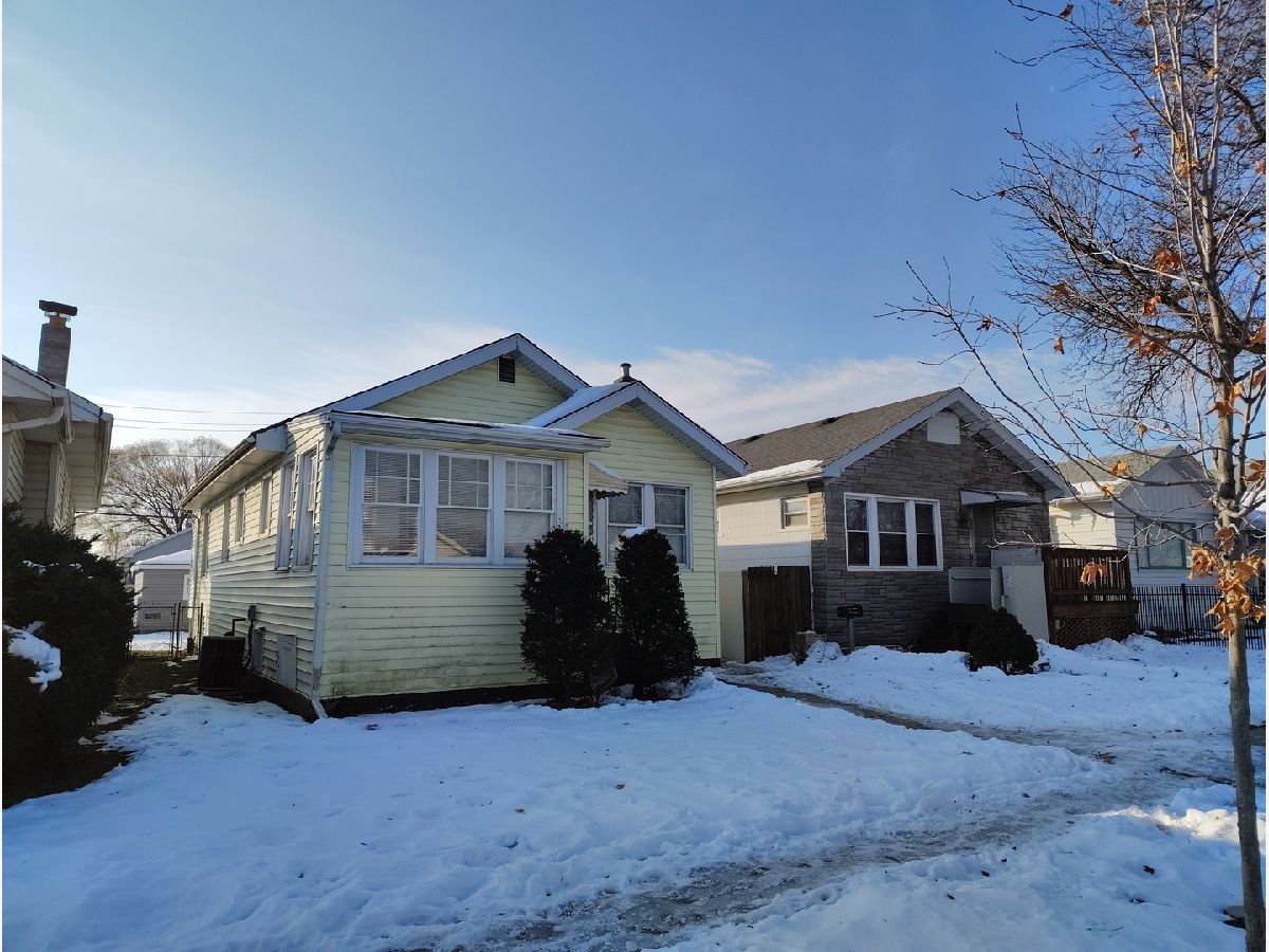  For Sale Chicago Illinois, 5541 Grace Street