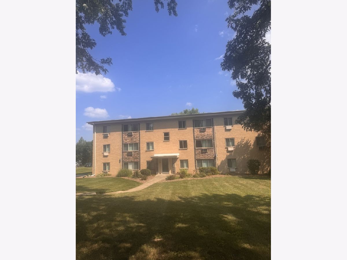  For Rent West Dundee Illinois, 705 Strom