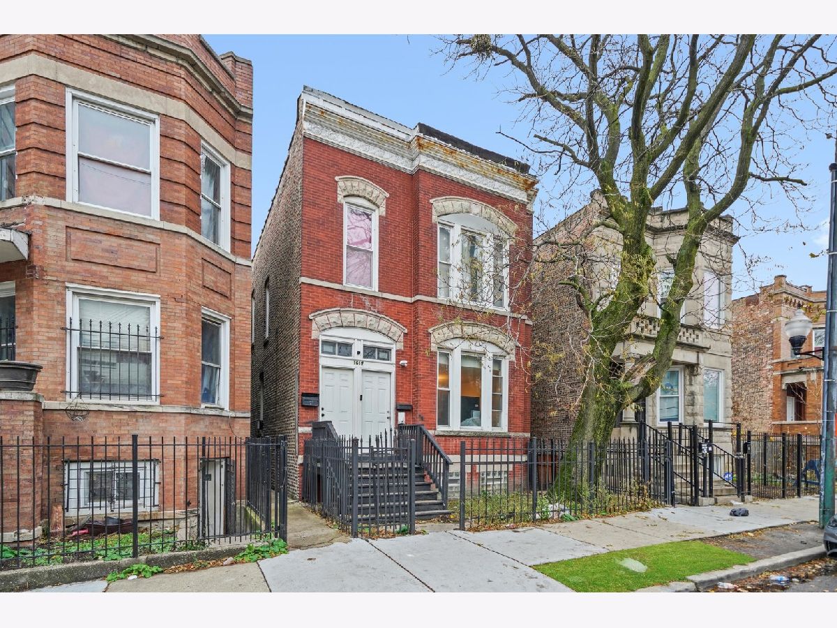  For Sale Chicago Illinois, 1617 Central Park Avenue