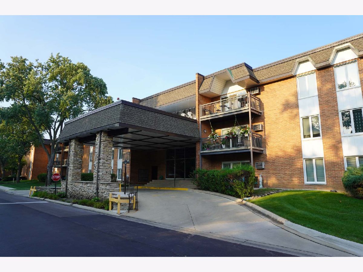  For Sale Downers Grove Illinois, 4250 Saratoga Avenue