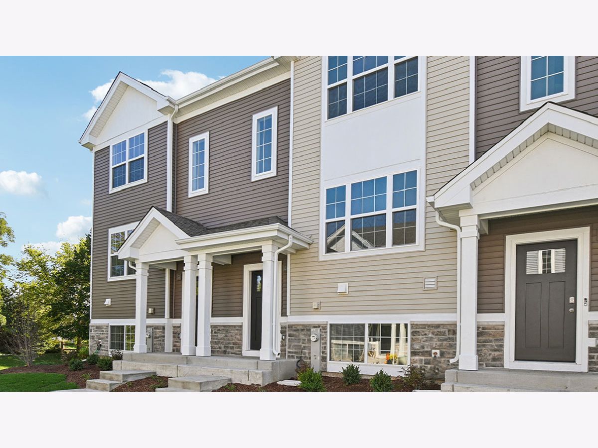 Homes & Condos & Townhomes For Sale Prairie Ridge Hampshire Illinois, 919 Briar Glen Court