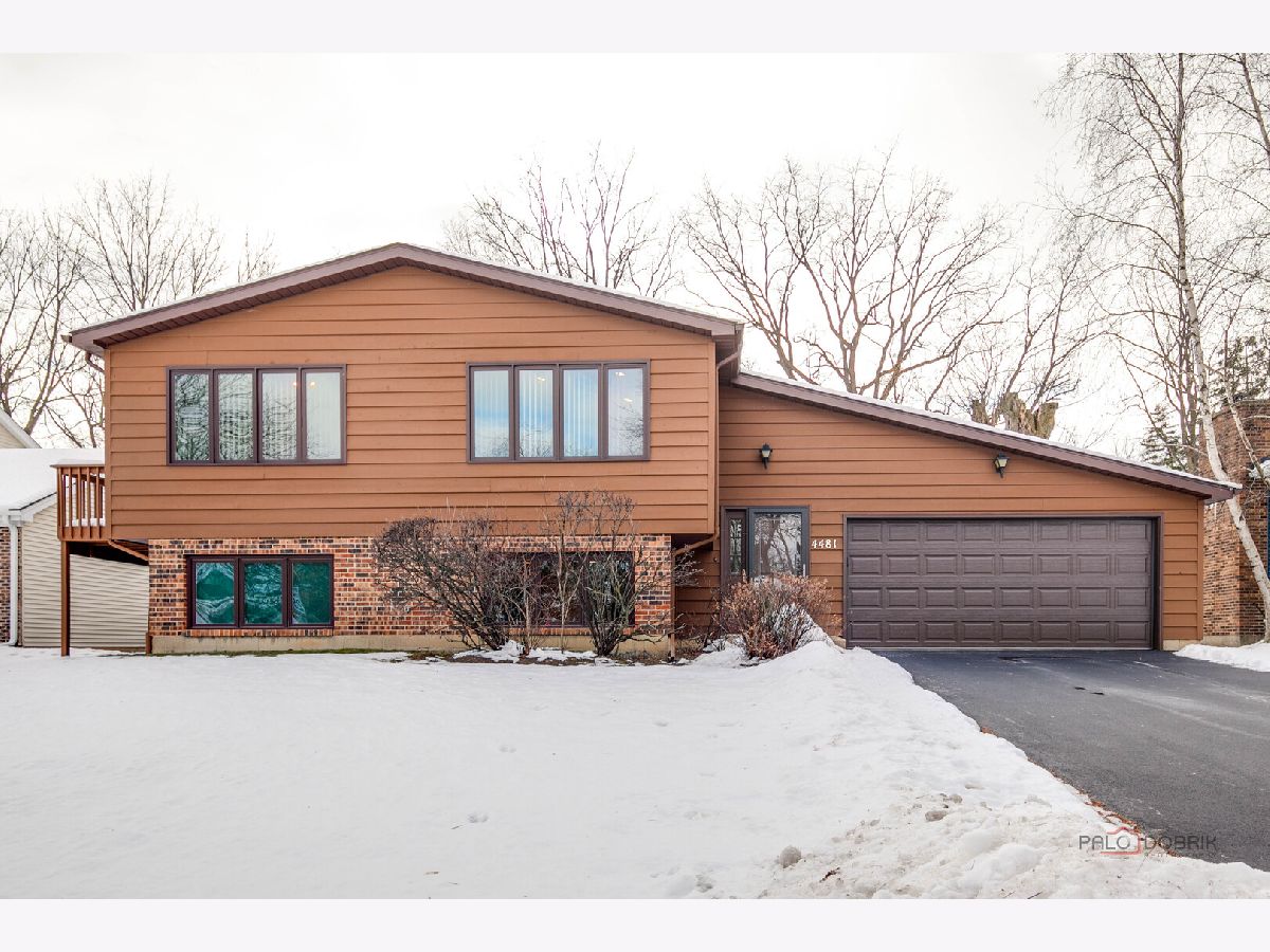  For Sale Gurnee Illinois, 4481 Country Trail