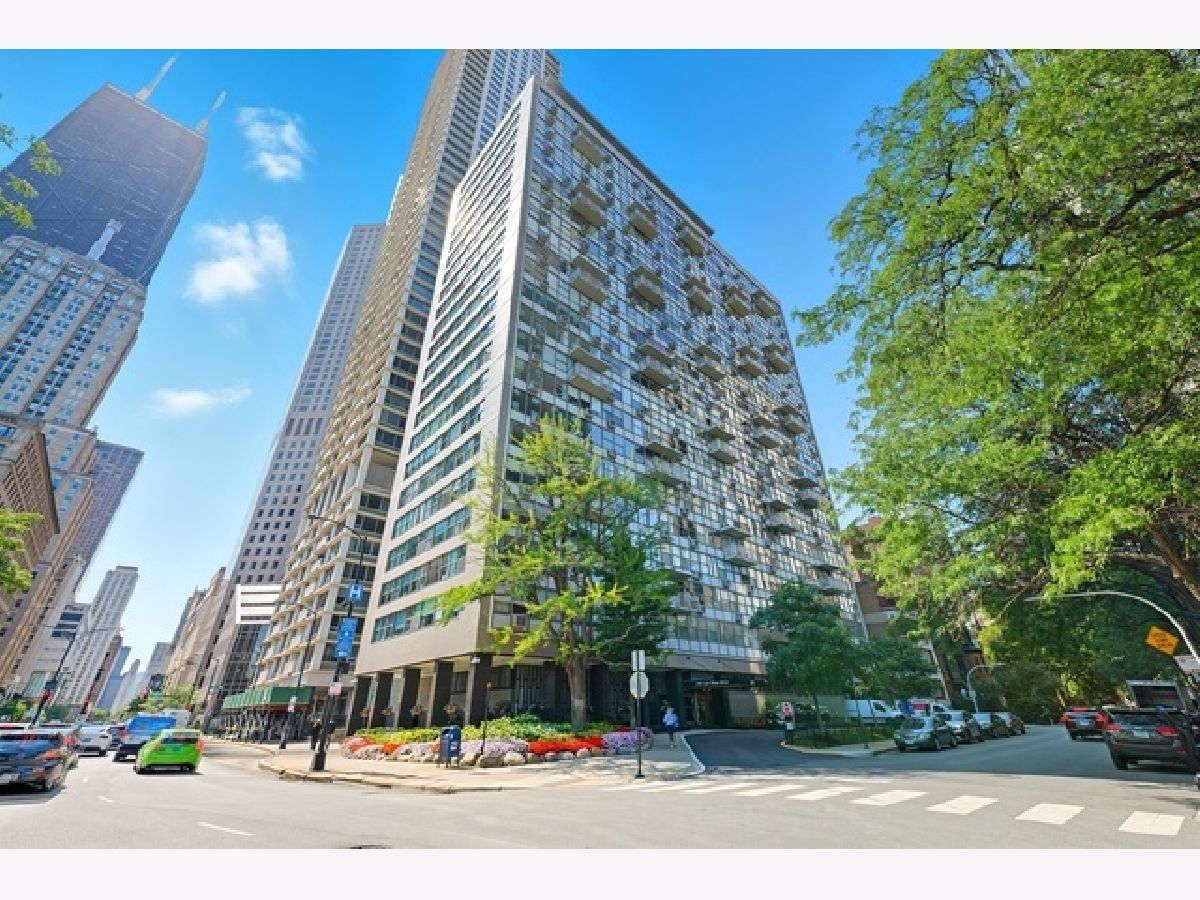  For Sale Chicago Illinois, 1000 Lake Shore Drive