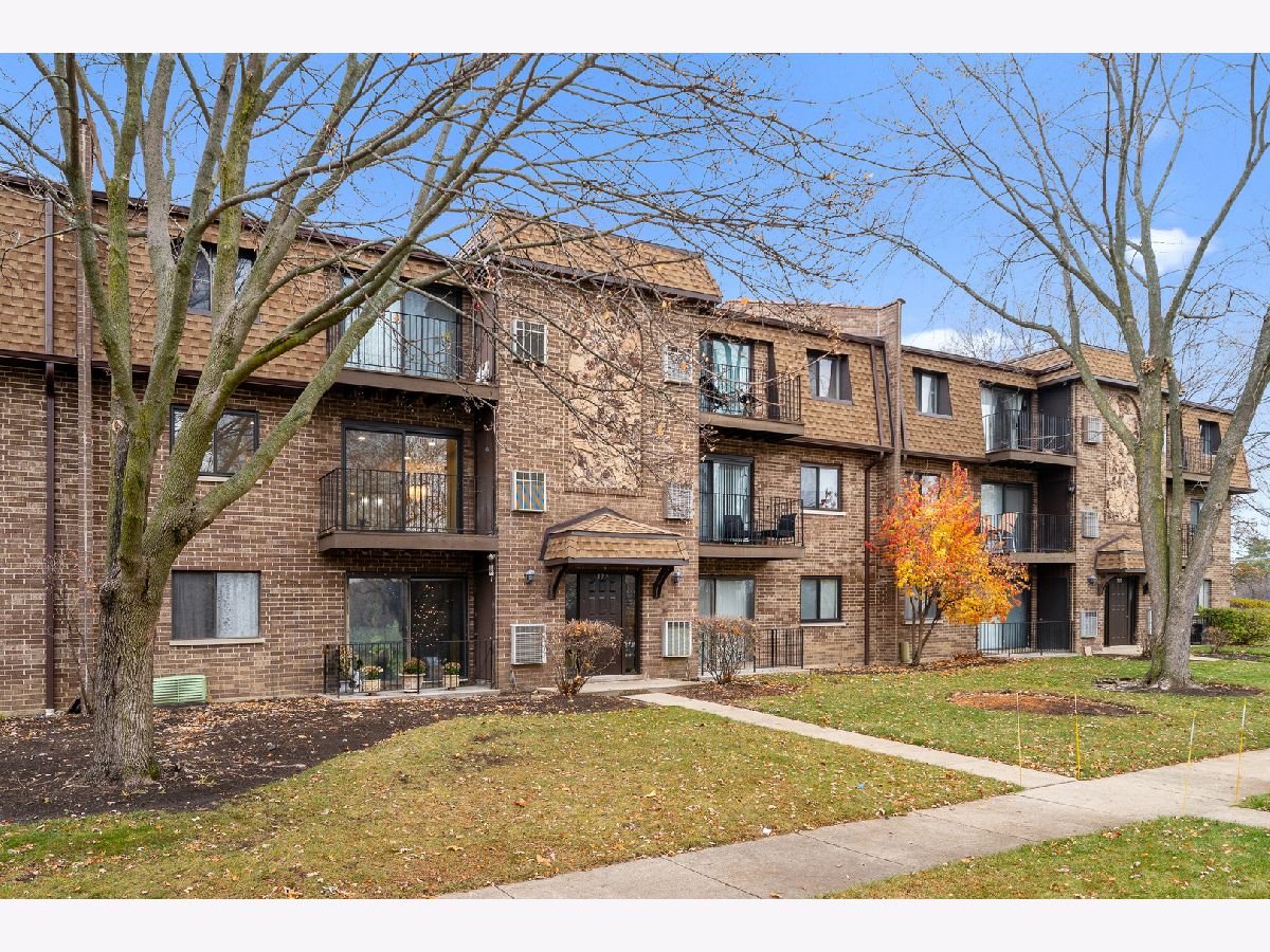 Condominiums For Sale Brandon Grove Palatine Illinois, 129 Brandon Court