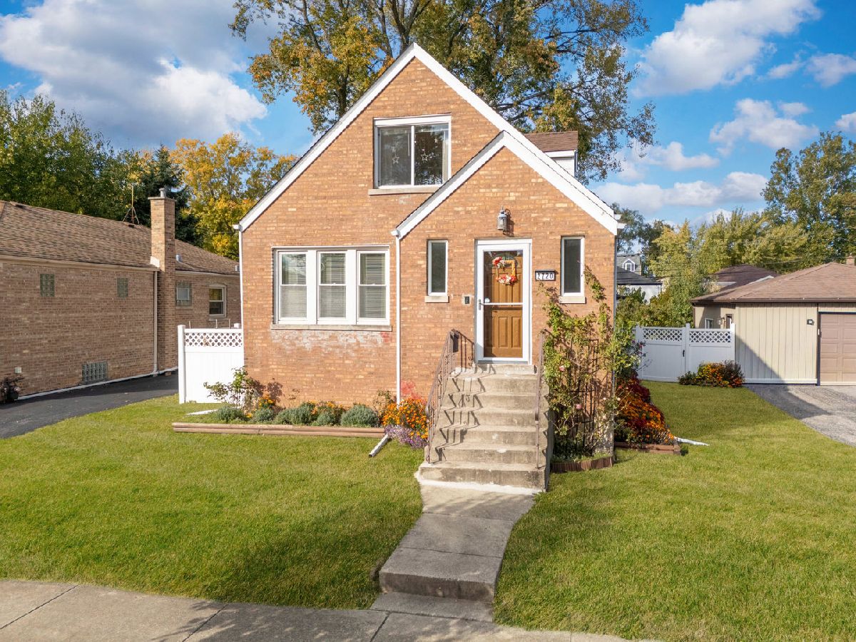  For Sale Evergreen Park Illinois, 2720 97th Street