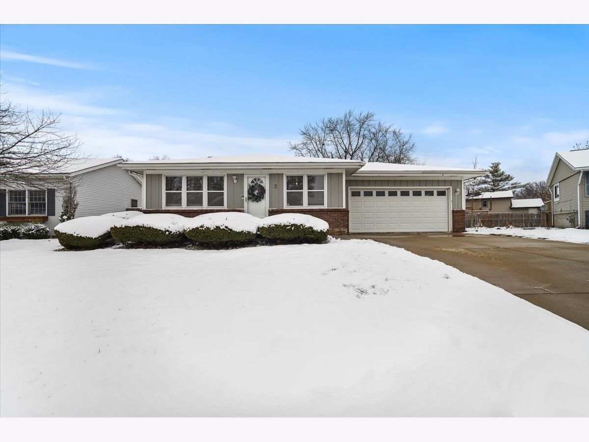 Homes & Condos & Townhomes For Sale Oakwoods Bloomington Illinois, 2 Yew Court