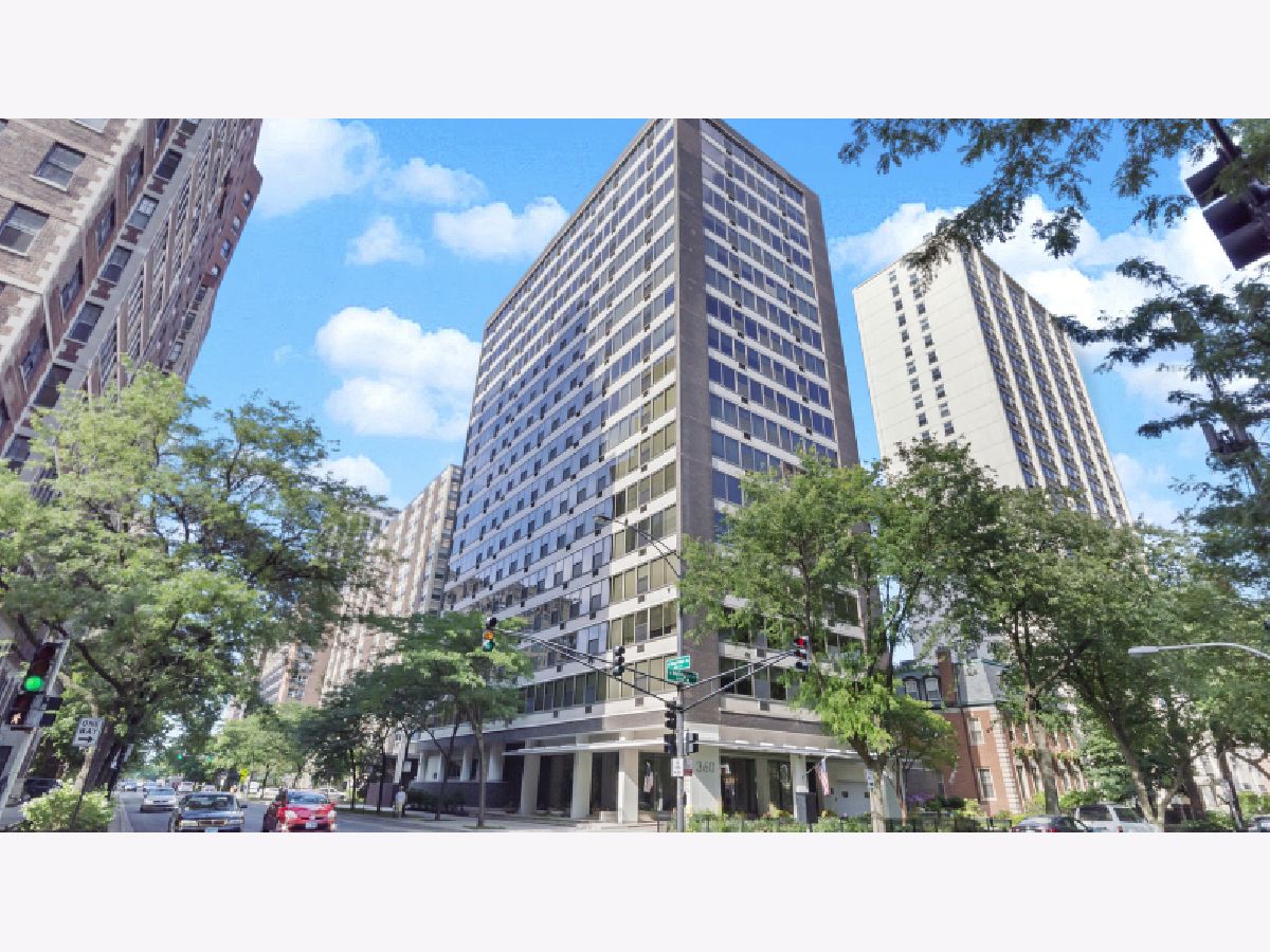 Condominiums For Rent The Wellington Chicago Illinois, 360 Wellington