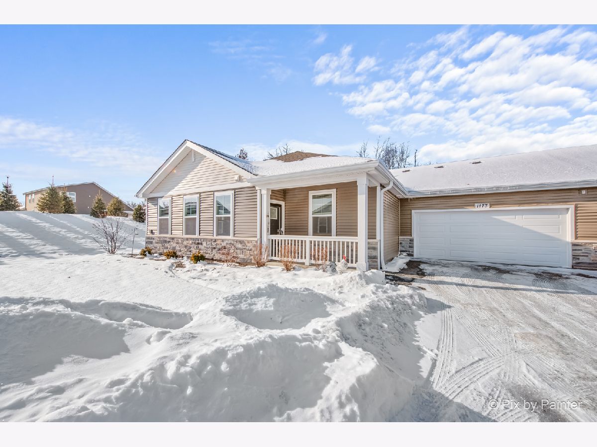 Townhomes & Condos & Homes For Sale Cambridge Lakes Pingree Grove Illinois, 1173 Sonoma Court