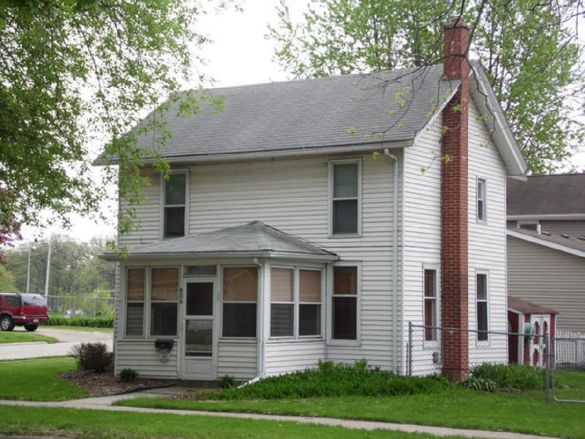  For Sale Rochelle Illinois, 800 1st Avenue