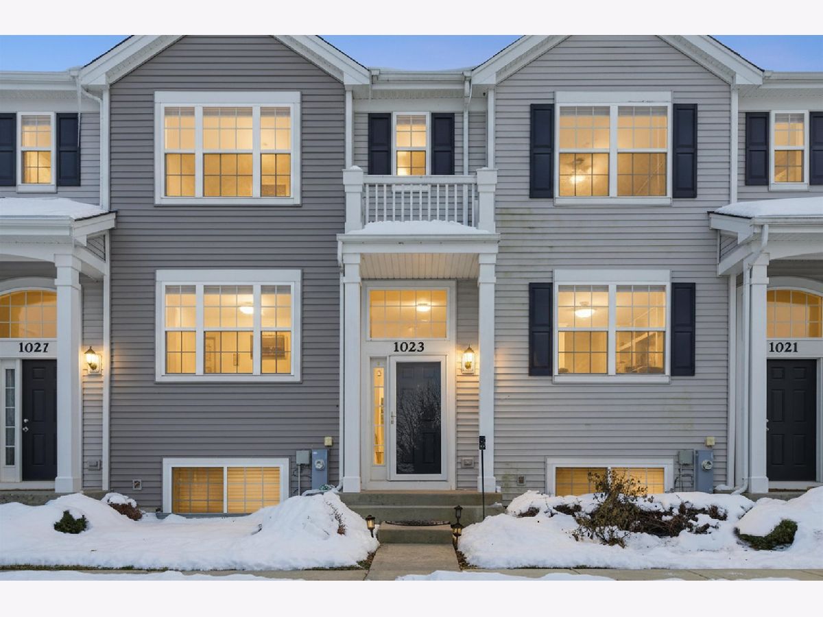  Rented Volo Illinois, 1023 Piccolo