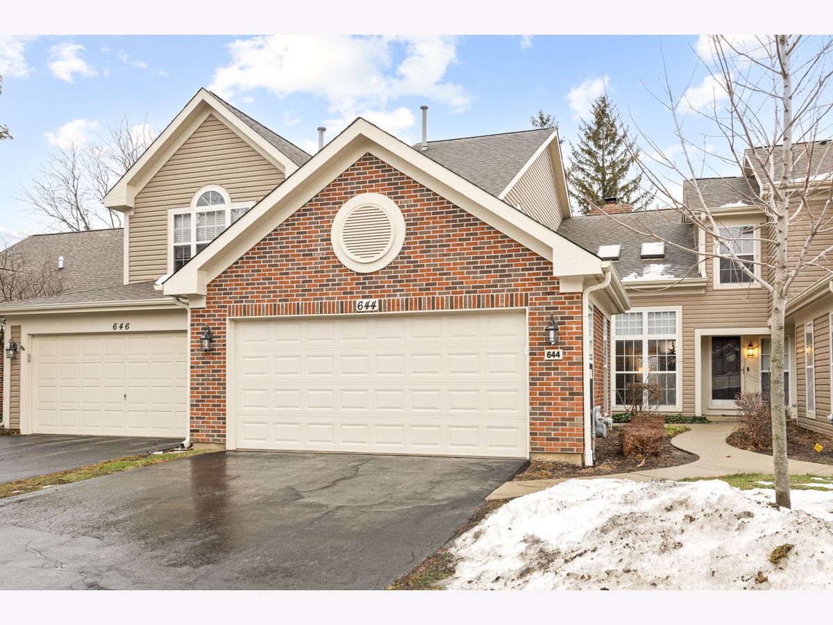 Townhomes & Condos & Homes For Sale Talbots Mill Elk Grove Village Illinois