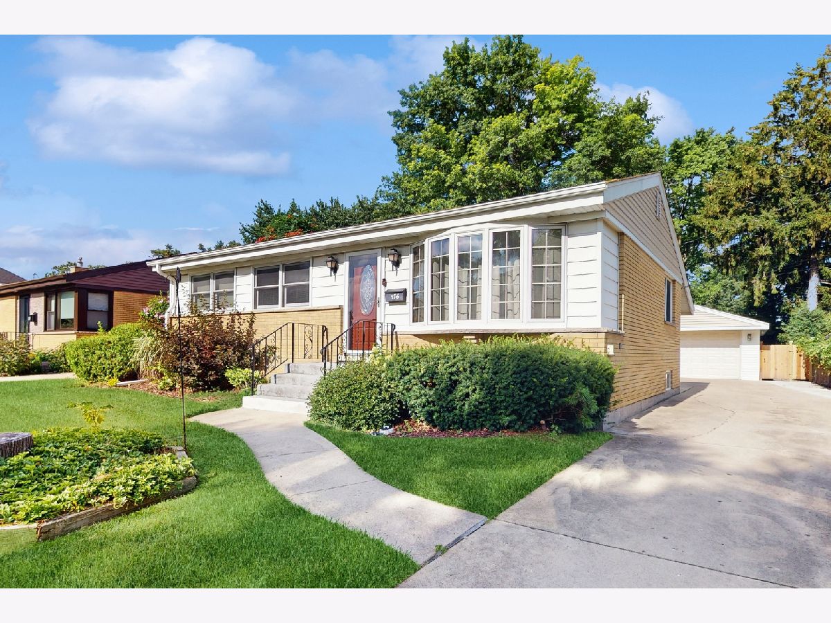  For Sale Des Plaines Illinois, 576 Amherst Avenue