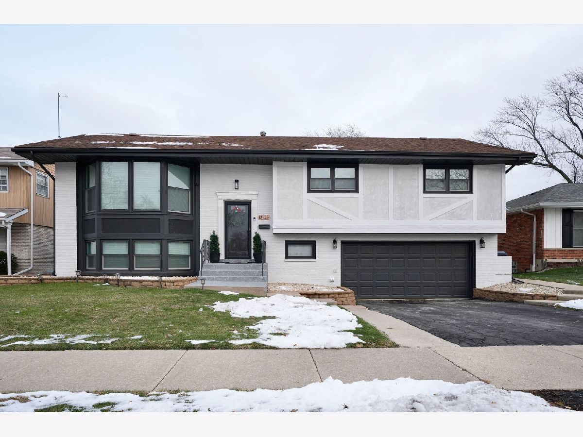  For Sale South Holland Illinois, 15923 Woodlawn East Avenue