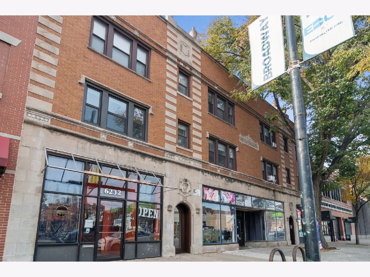  For Sale Chicago Illinois, 6232 Broadway Street
