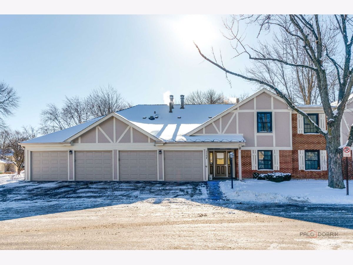  For Sale Wheeling Illinois, 1157 Middlebury Lane