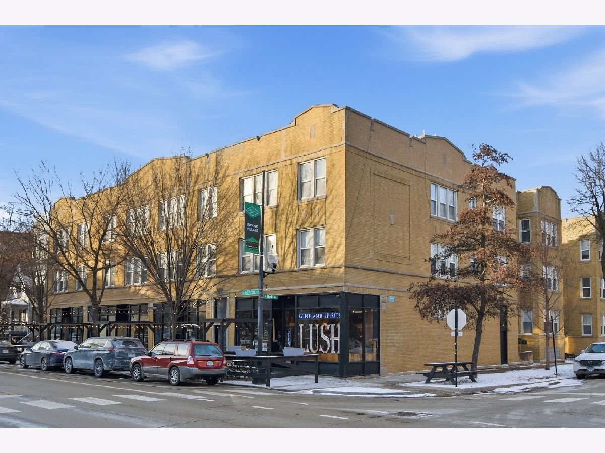  For Sale Chicago Illinois, 2234 Roscoe Street