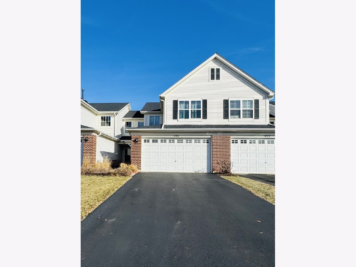 Homes & Townhomes & Condos For Sale Churchill Club Oswego Illinois, 524 Majestic Lane