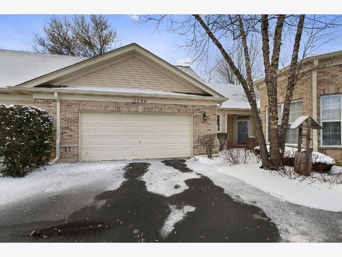  For Sale Grayslake Illinois, 2286 Meadowcroft Lane