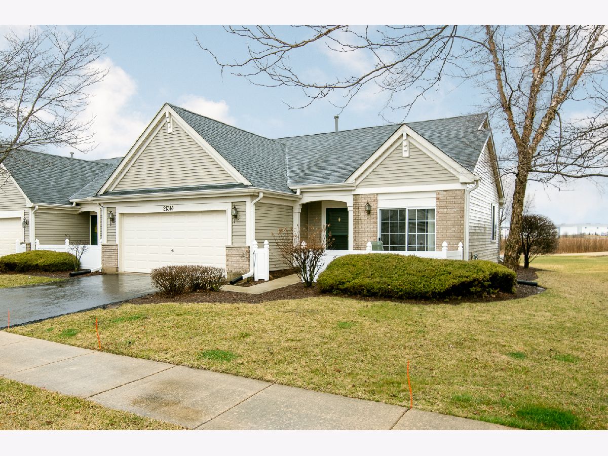 Townhomes & Condos & Homes For Rent Carillon Plainfield Illinois, 21314 Crimson