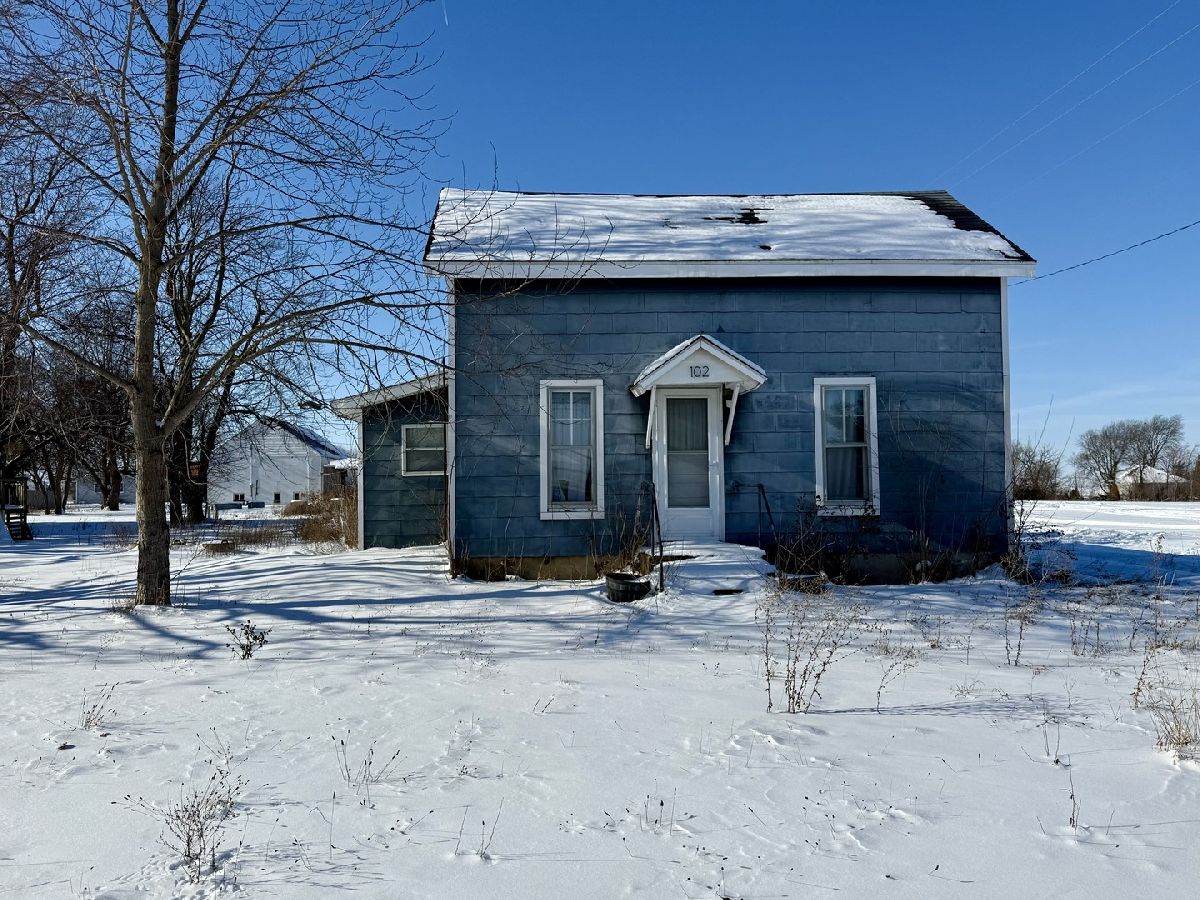  Sold Penfield Illinois, 102 East