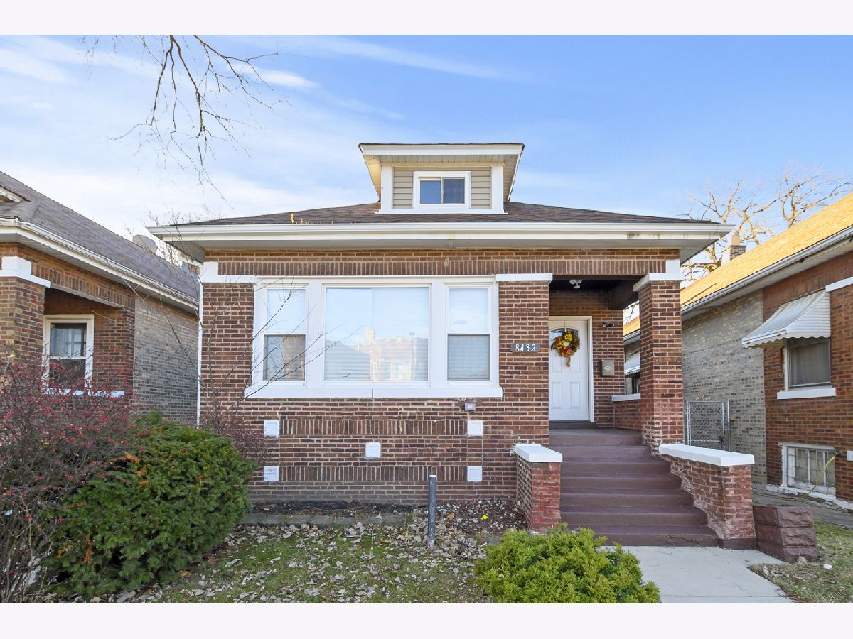 Homes For Sale Bellamys Chicago Illinois, 8432 Green Street