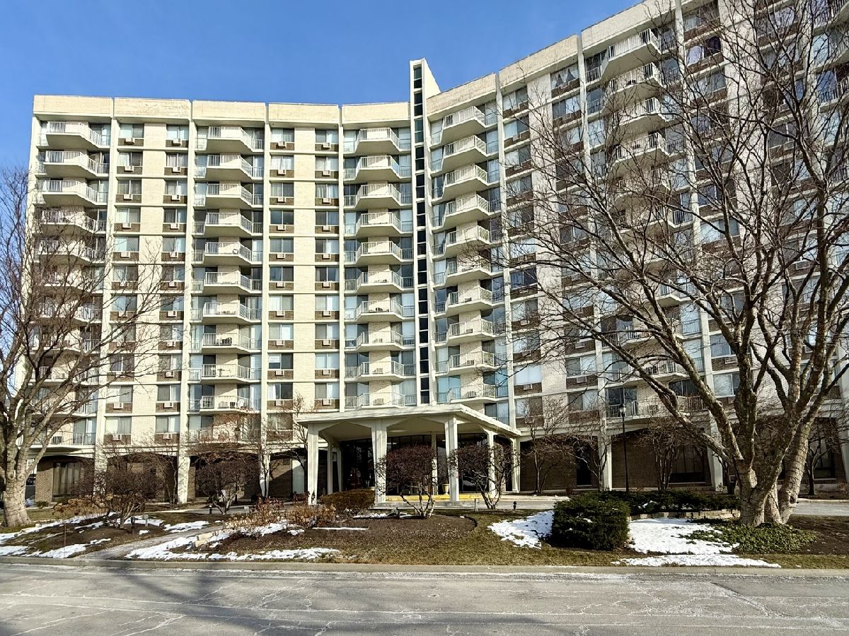  For Sale Oak Brook Illinois, 20 Tower Road