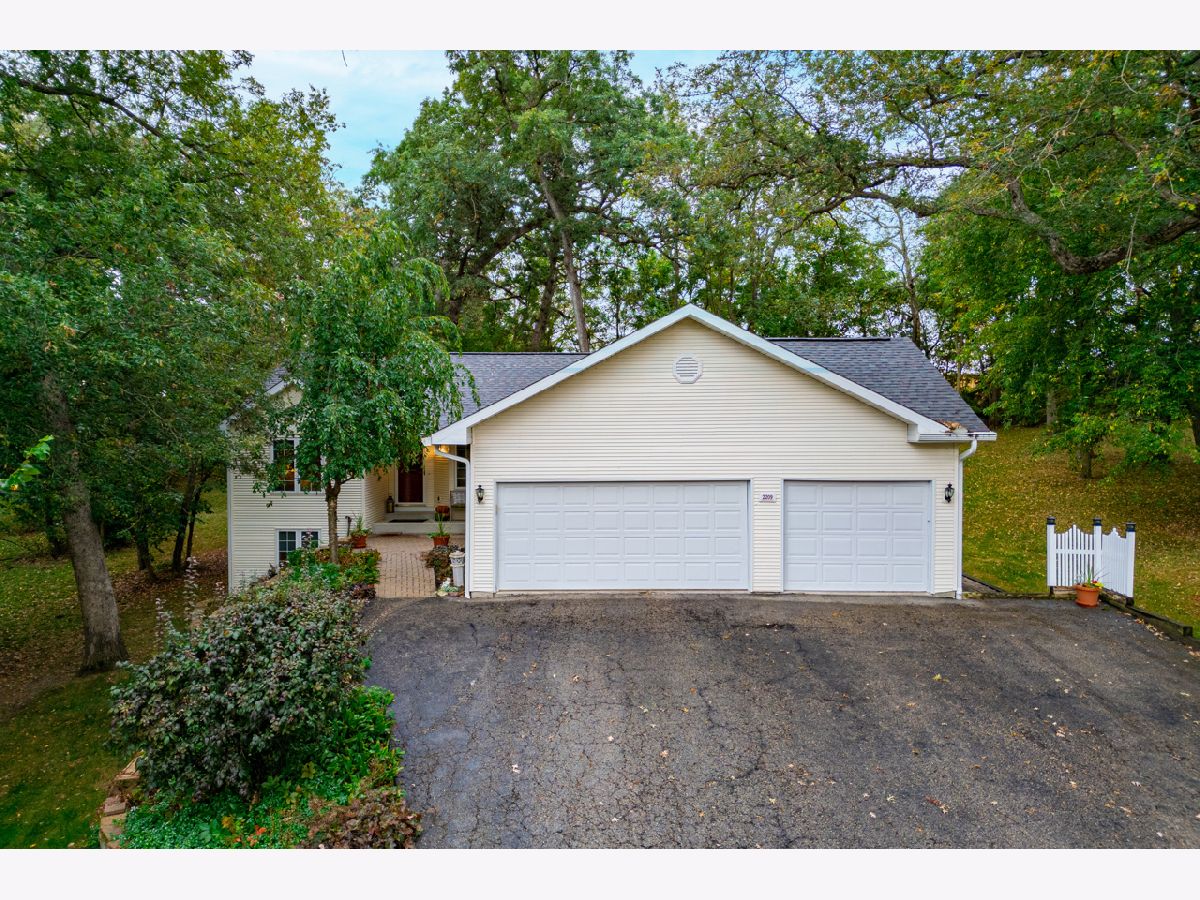  For Sale Davis Illinois, 2209 Gainsboro Avenue