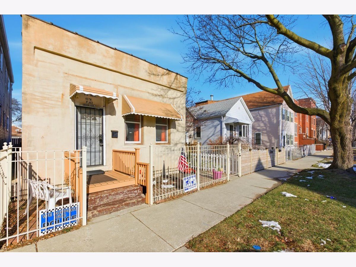 Homes & Condos & Townhomes For Sale Canaryville Chicago Illinois, 516 45th Place