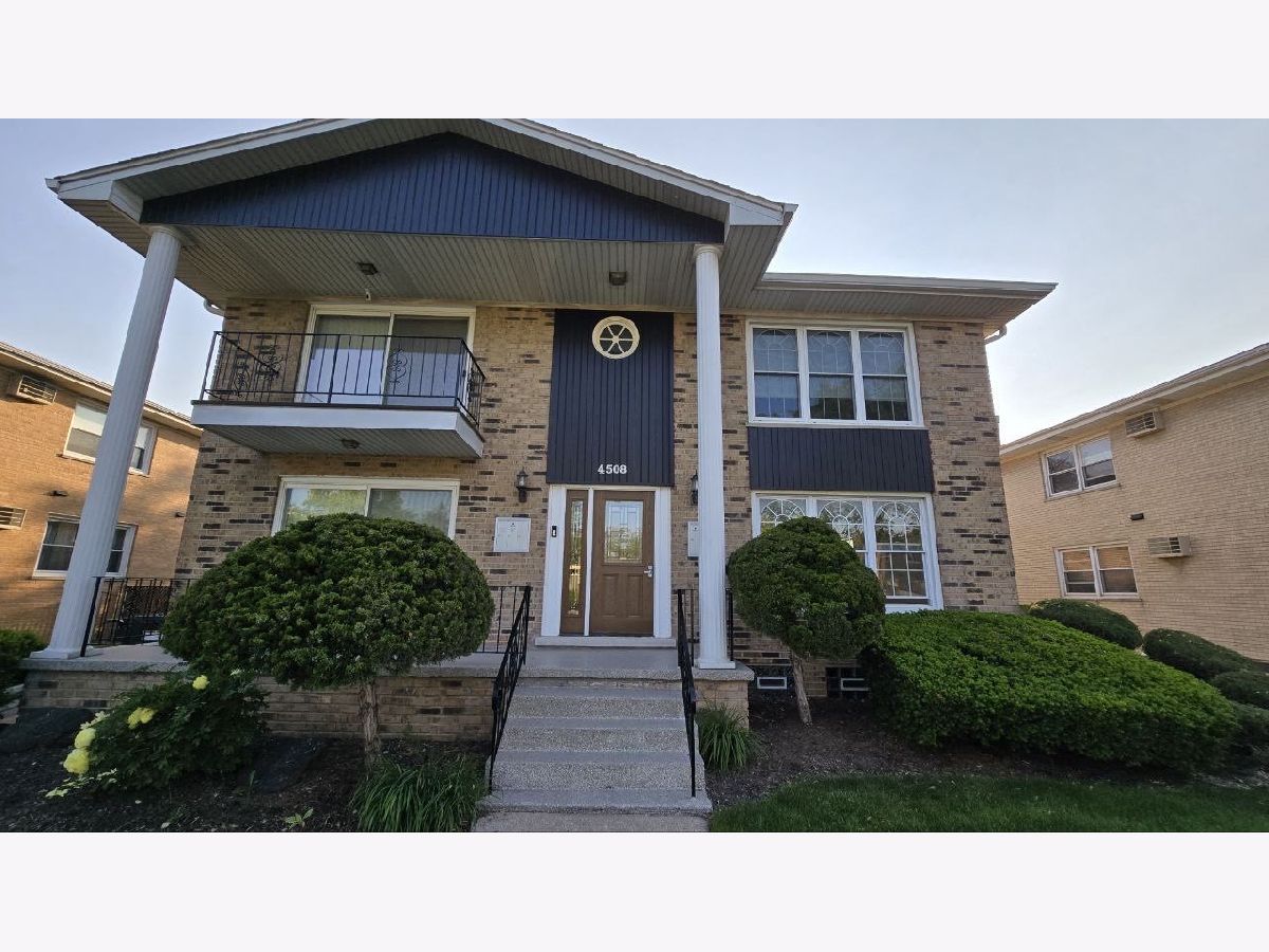  For Rent Brookfield Illinois, 4508 Elm