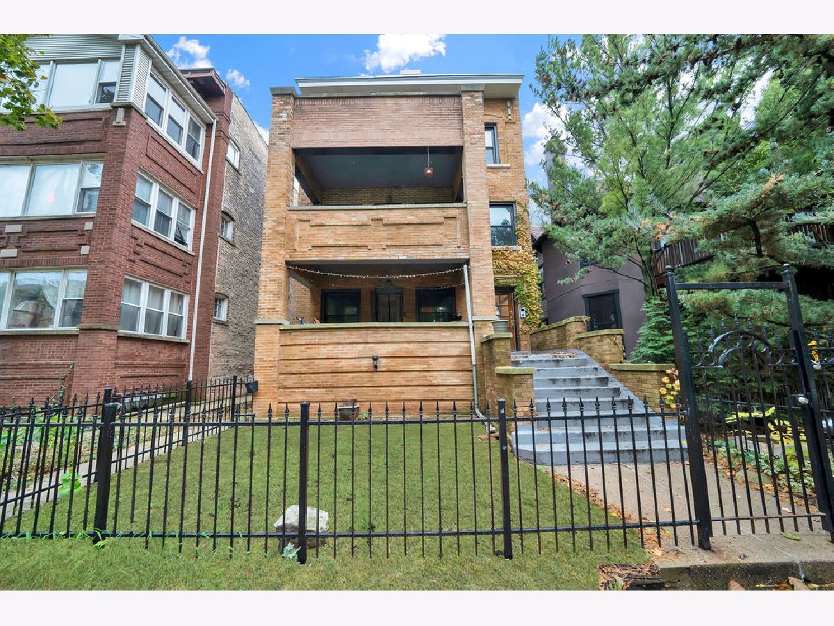  Rented Chicago Illinois, 1121 Columbia