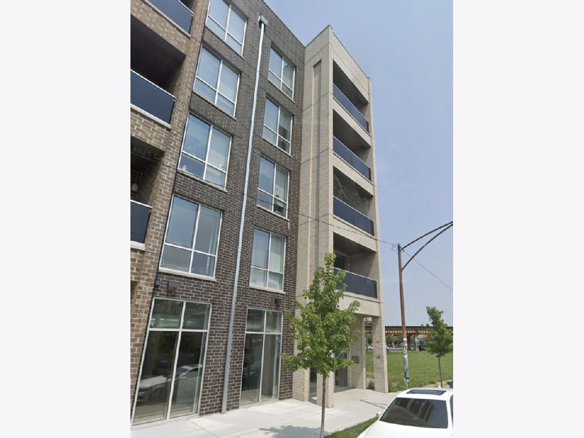  Rented Chicago Illinois, 2924 Medill