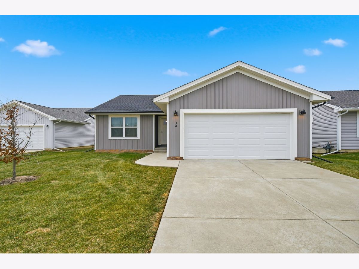  For Sale Bloomington Illinois, 12 Misty Lane