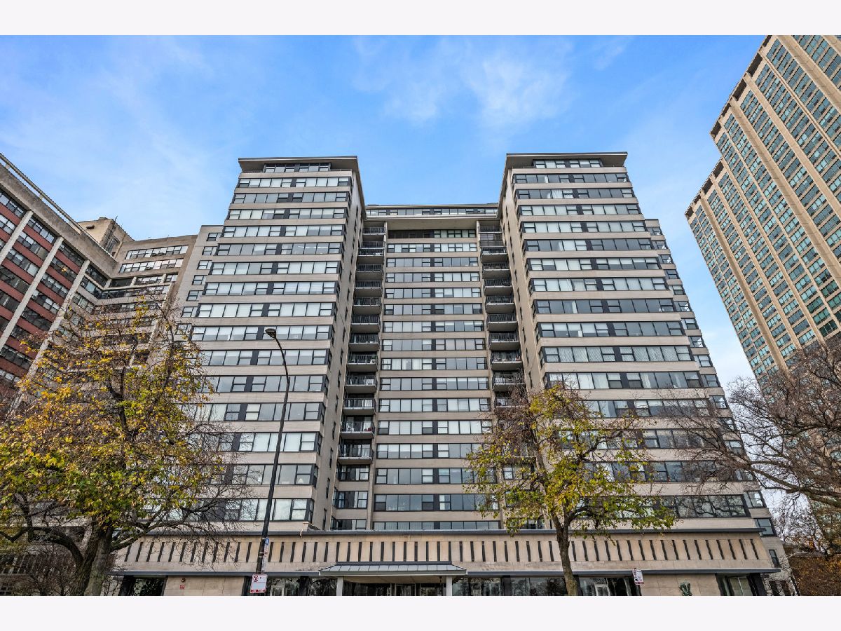  For Sale Chicago Illinois, 3430 Lake Shore Drive