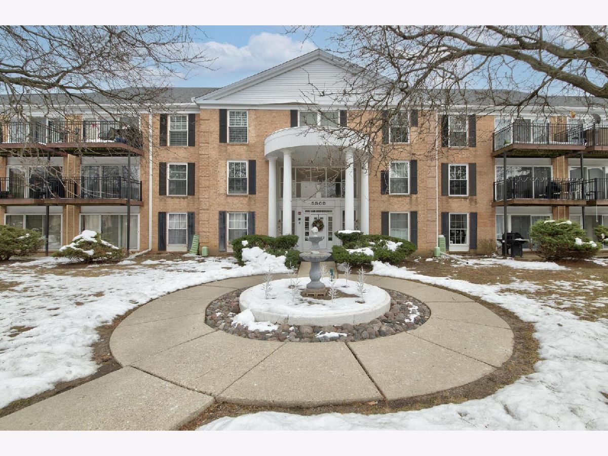  For Rent Rolling Meadows Illinois, 5300 Carriage Way
