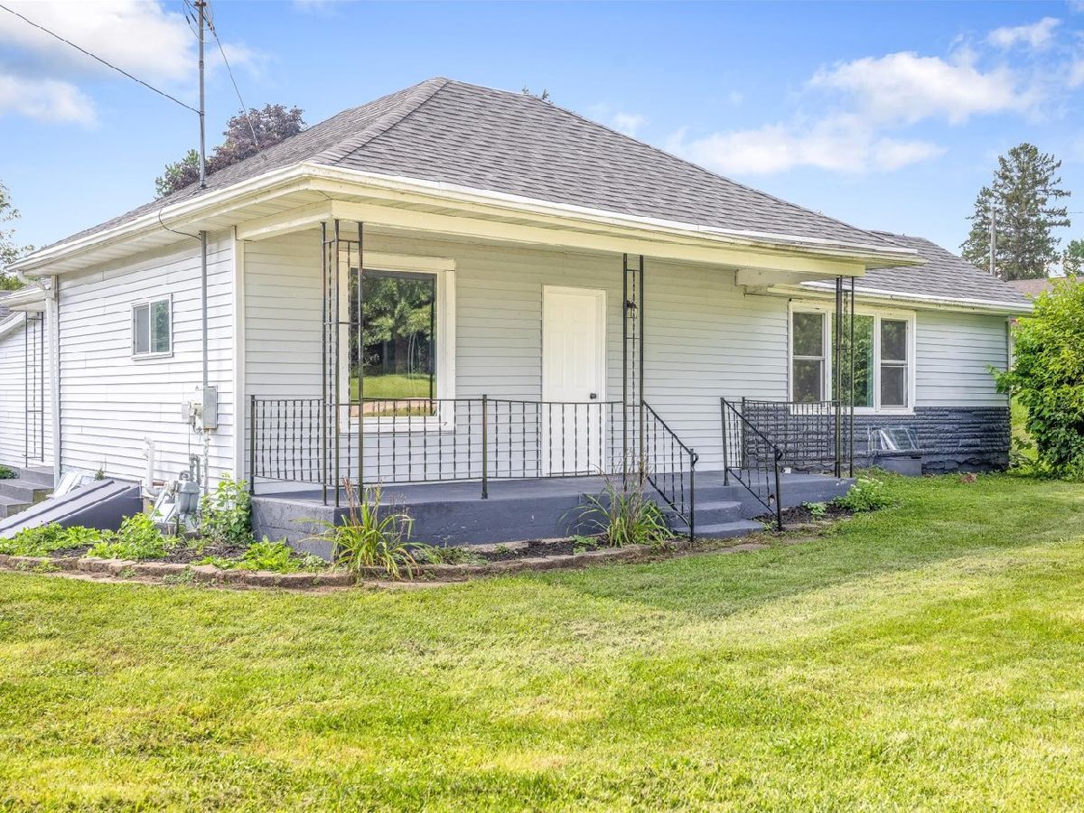  Sold Cedarville Illinois, 140 Walnut