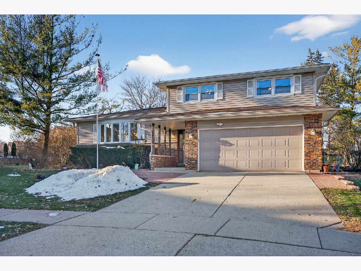 Homes & Condominiums For Sale Century Oaks West Elgin Illinois, 1790 Devonshire Court