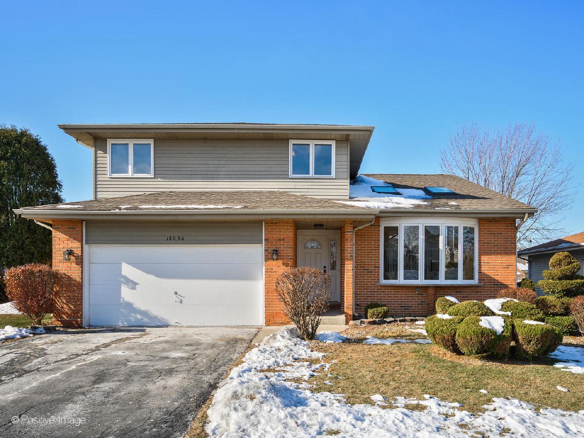  For Sale Country Club Hills Illinois, 18036 Vista Drive